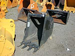 30″ C&P WainRoy Excavator Bucket