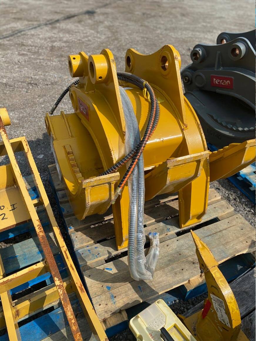 New excavator grapple